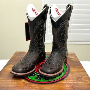 Never been worn Laredo boots